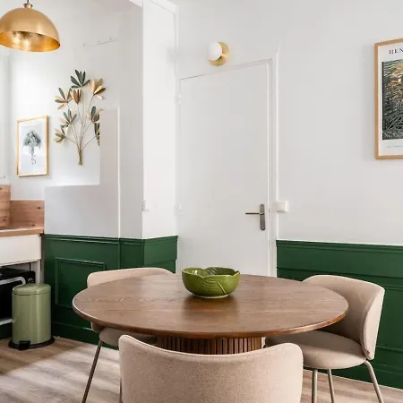 Charming - Sleeps 3