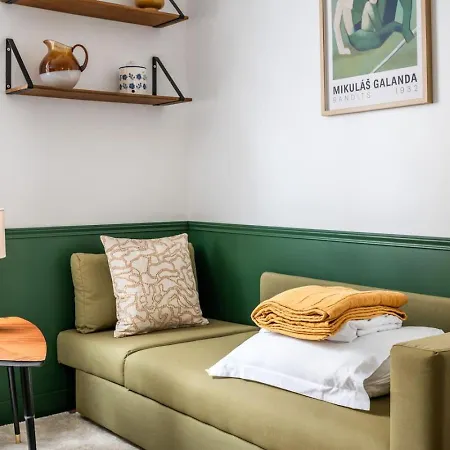Charming - Sleeps 3